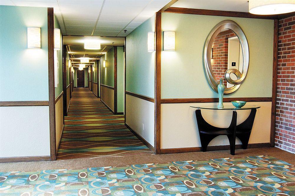Ac Kansas Plaza 4*