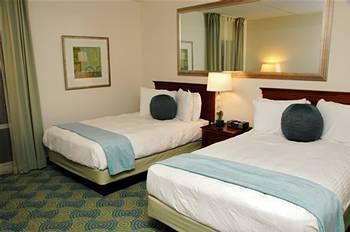 Hotel Ac Kansas Plaza